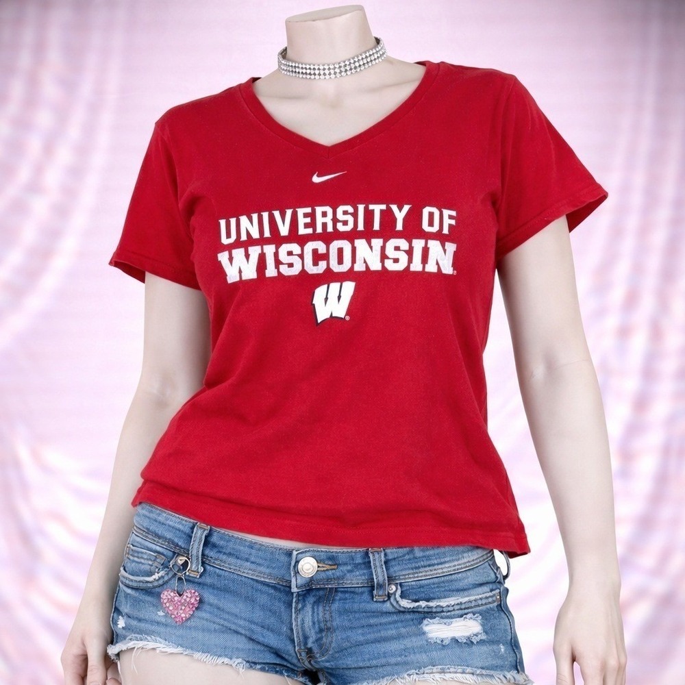 Nike‎ University of Wisconsin Shirt Womens XL Red V Neck Graphic Vintage Badgers